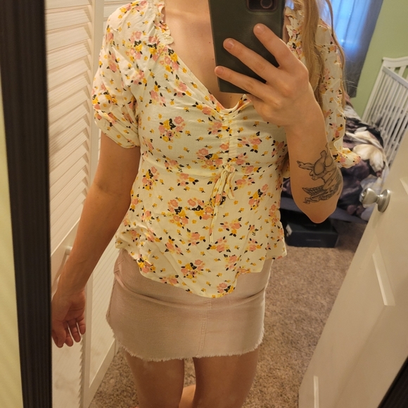 No Boundaries floral Shirt - Picture 6 of 8